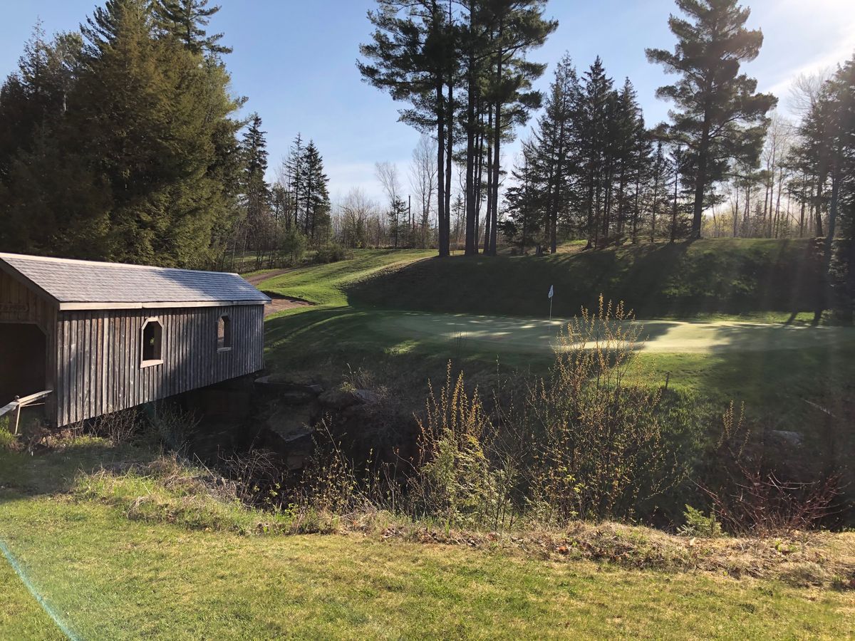 Another picture of the beautiful 16th hole