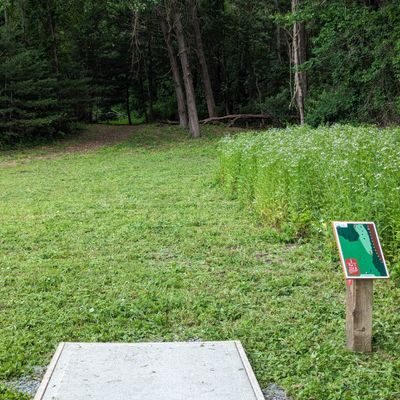 #1 Red tee pad