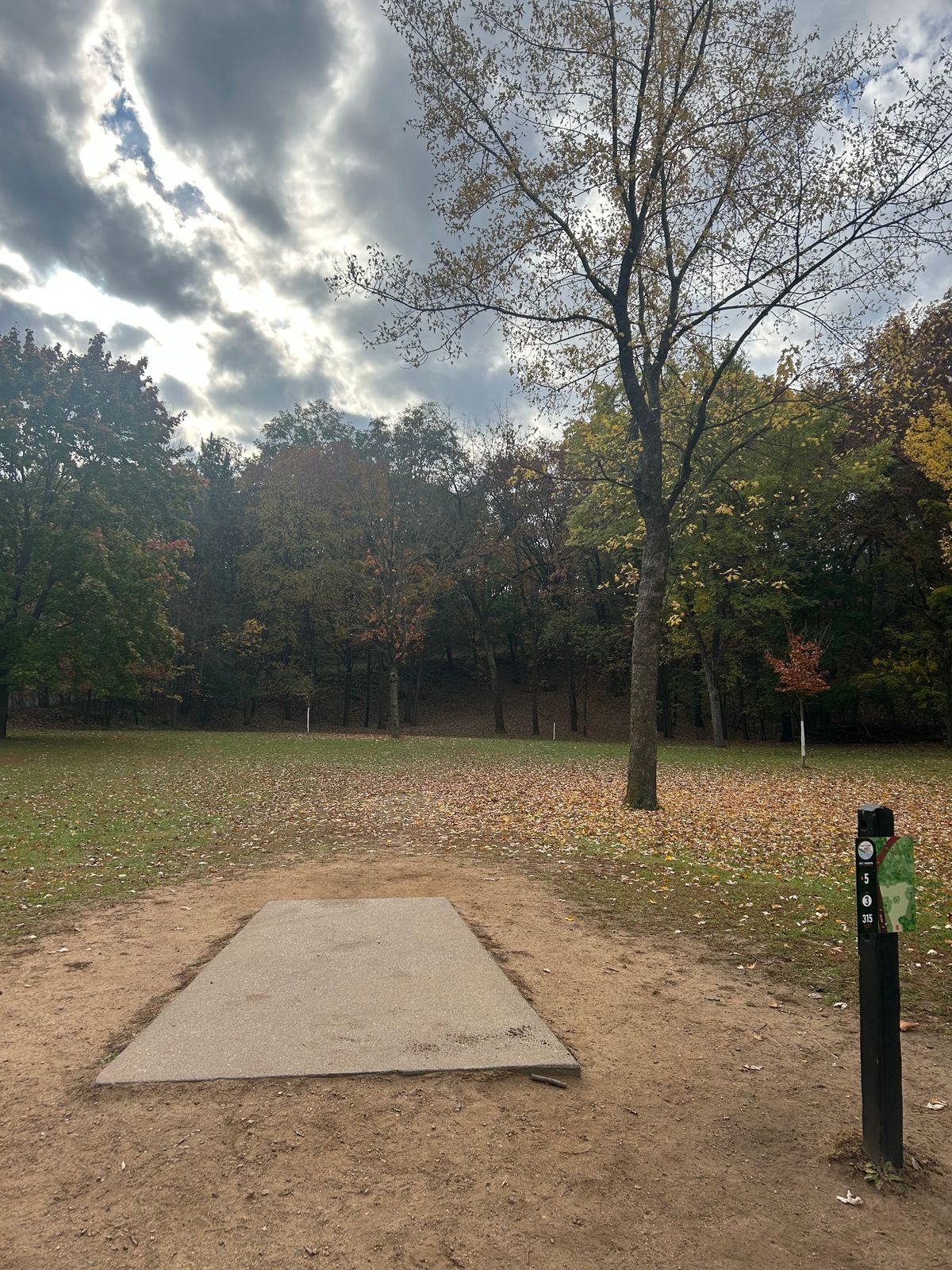 Hole 5 teepad and sign