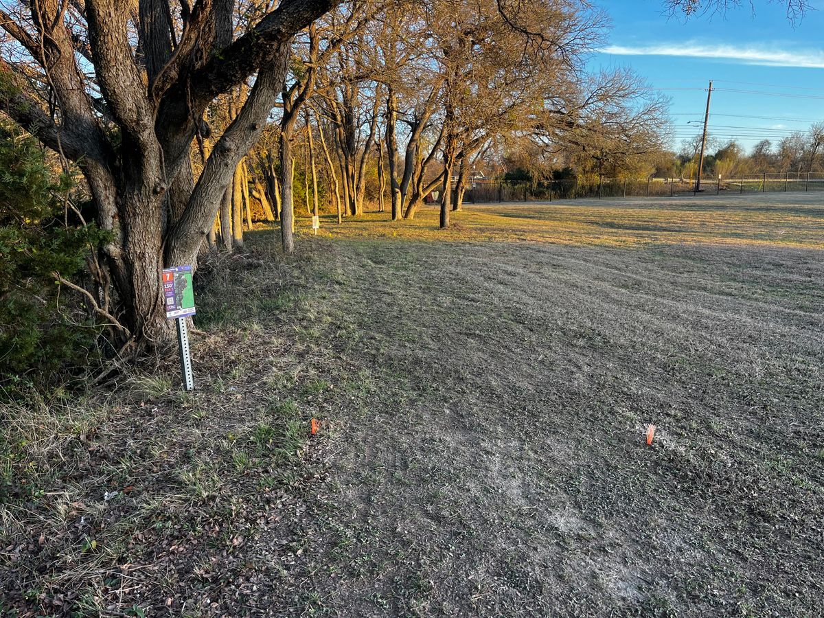 Hole 7 Raven Tee