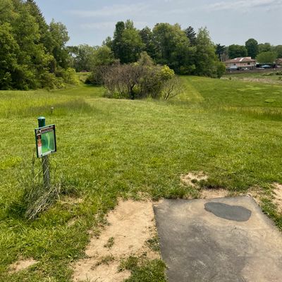 Hole 3, tee