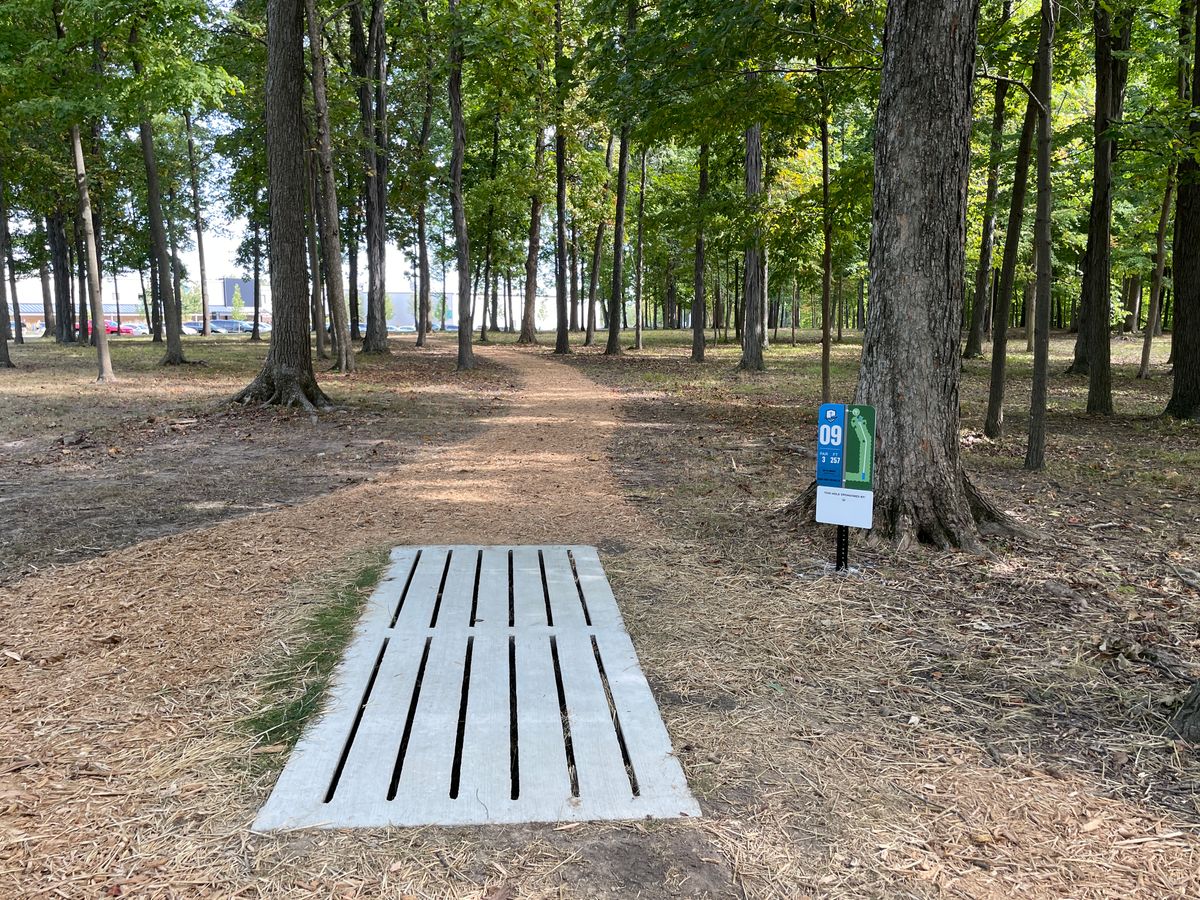 Hole 9 tee-pad