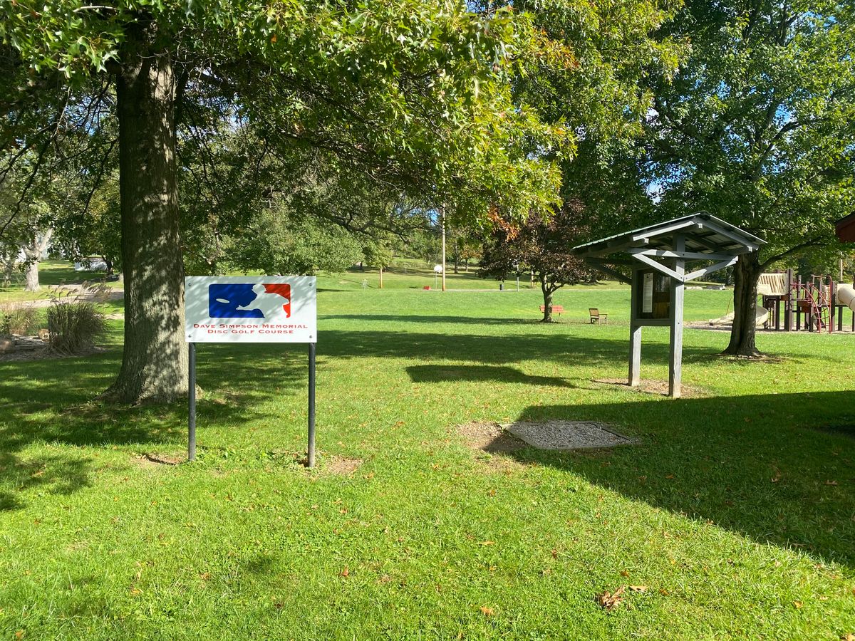 Tee 1 near parking lot