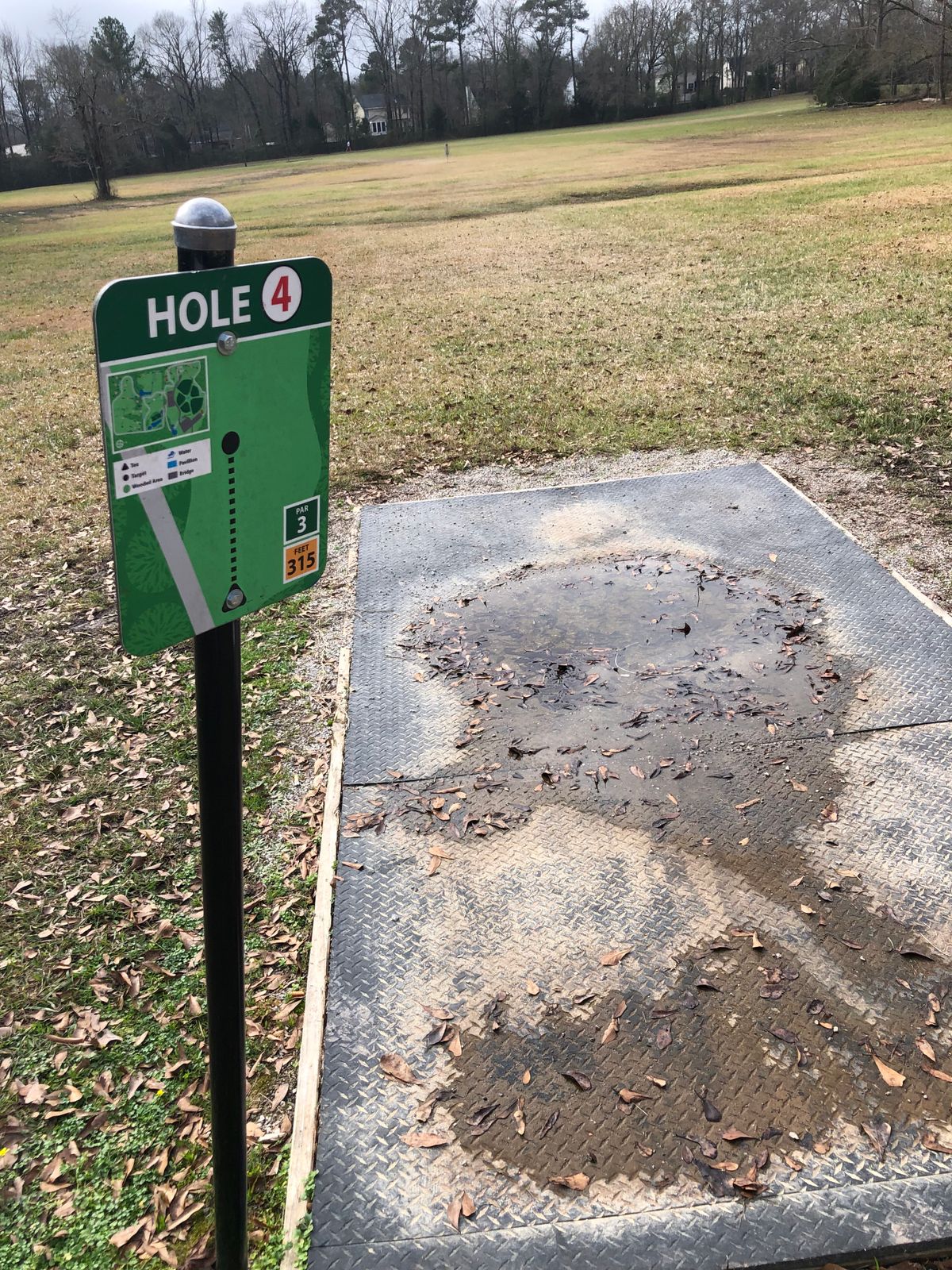 Hole 4 Tee pad unusable