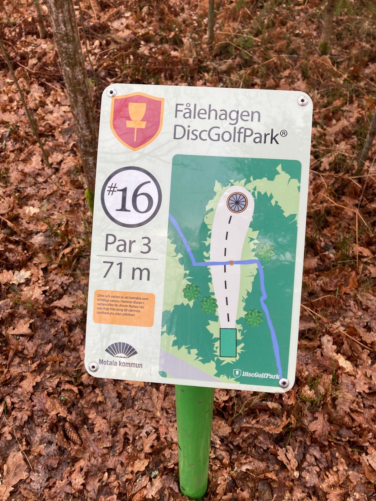 Nice tee signs on every hole