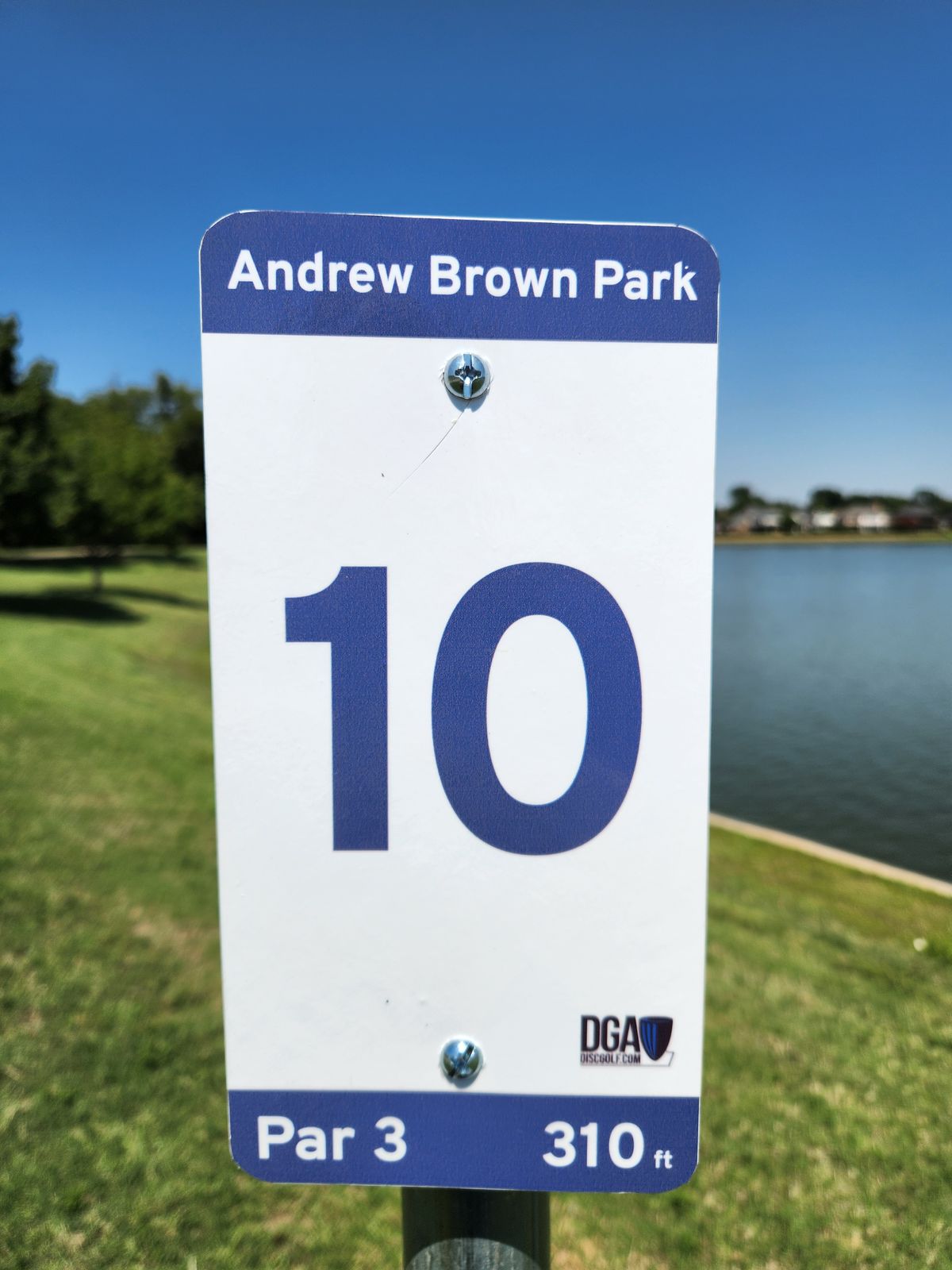 Hole 10 tee sign