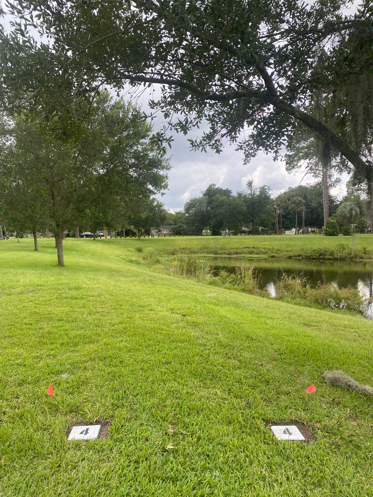 Hole 4 White Pad - 270 Feet