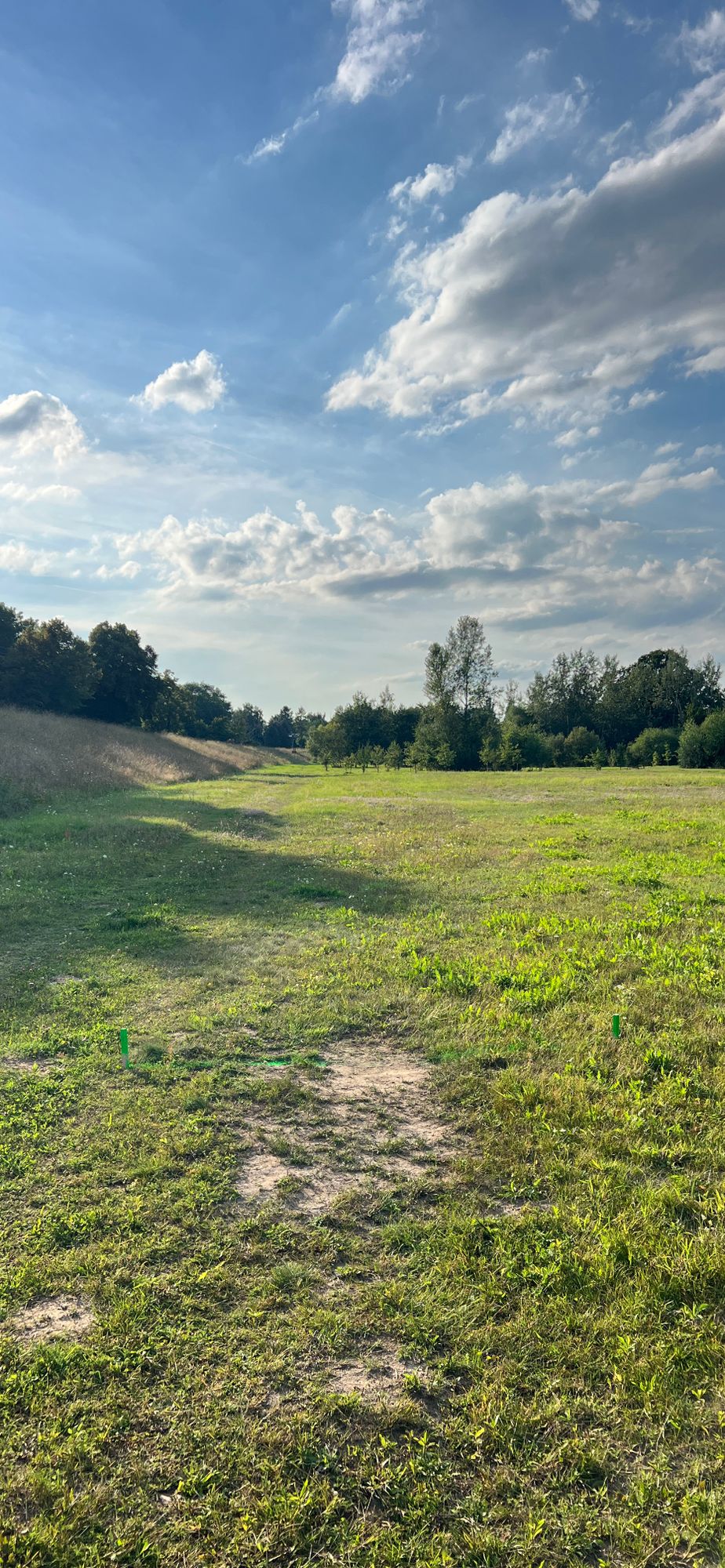 Tee #11 - Par4 Mando OB wał po lewej