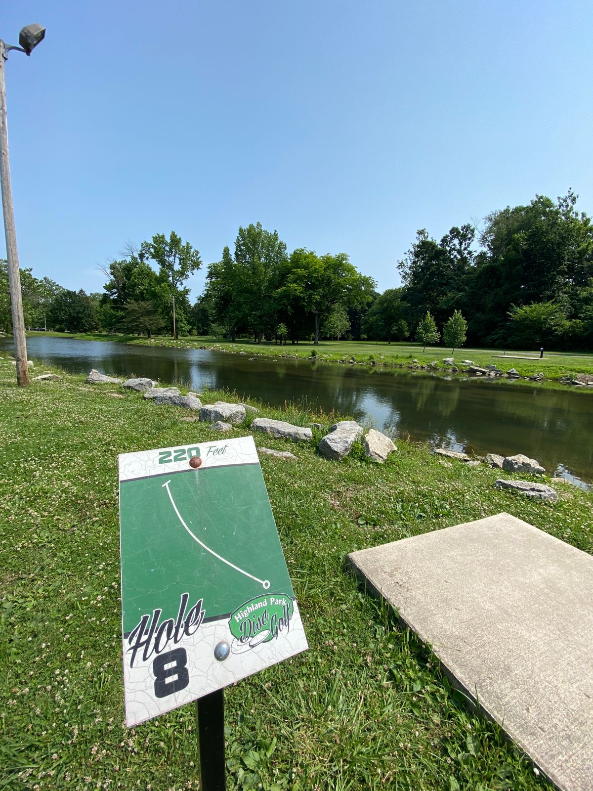 Hole 8 tee pad