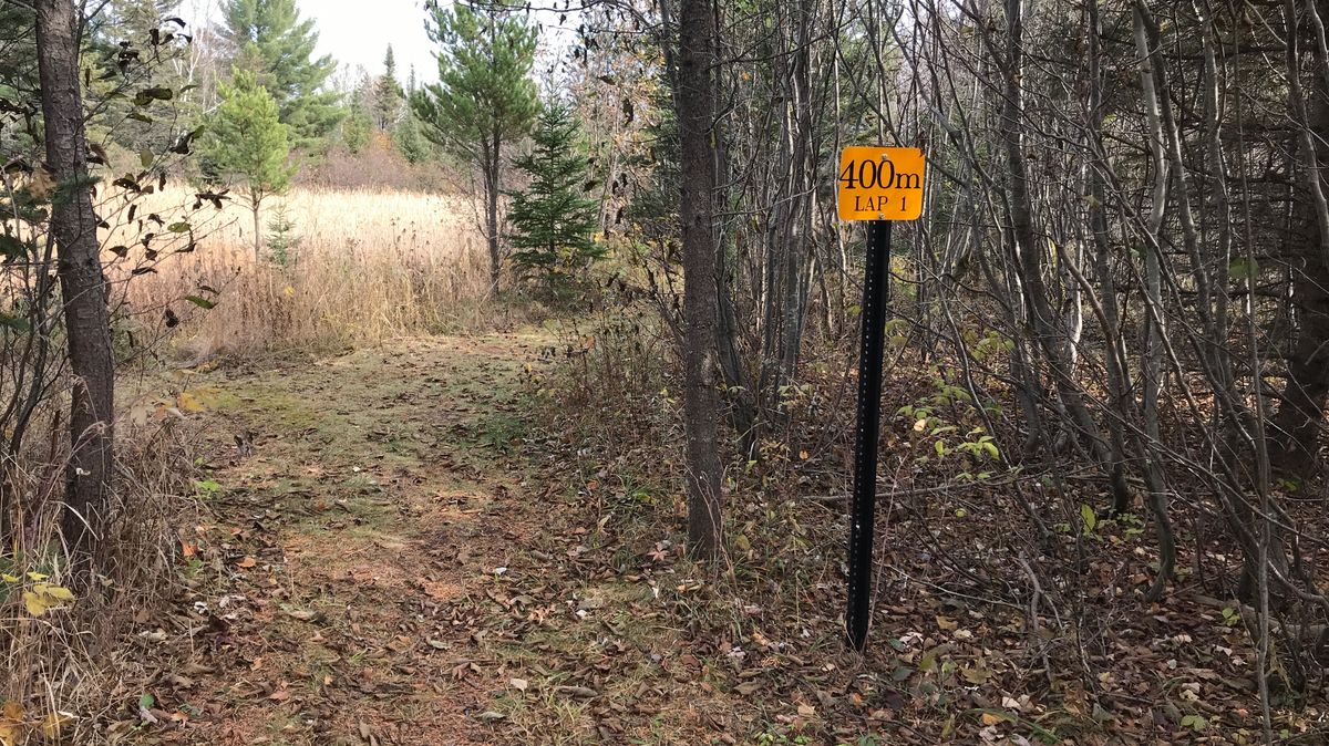 Trail leading to hole 3