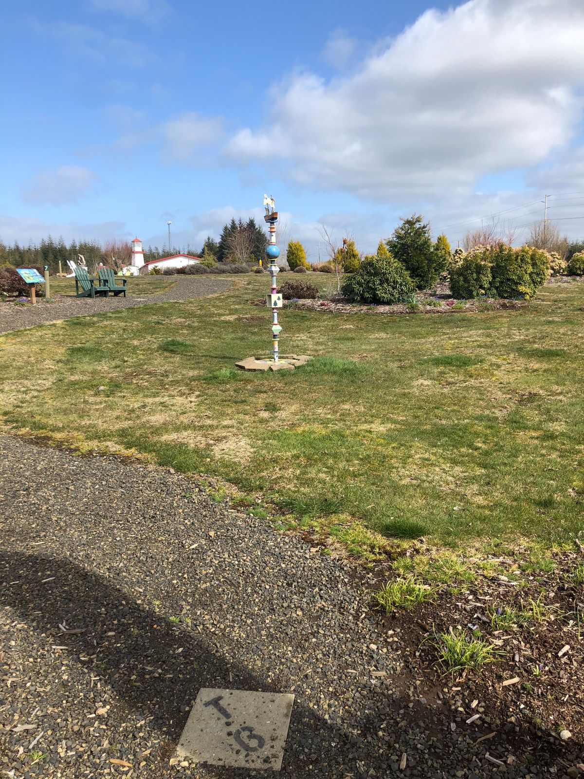 Hole six, target is bronze flowery statue about 100 feet away