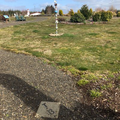 Hole six, target is bronze flowery statue about 100 feet away