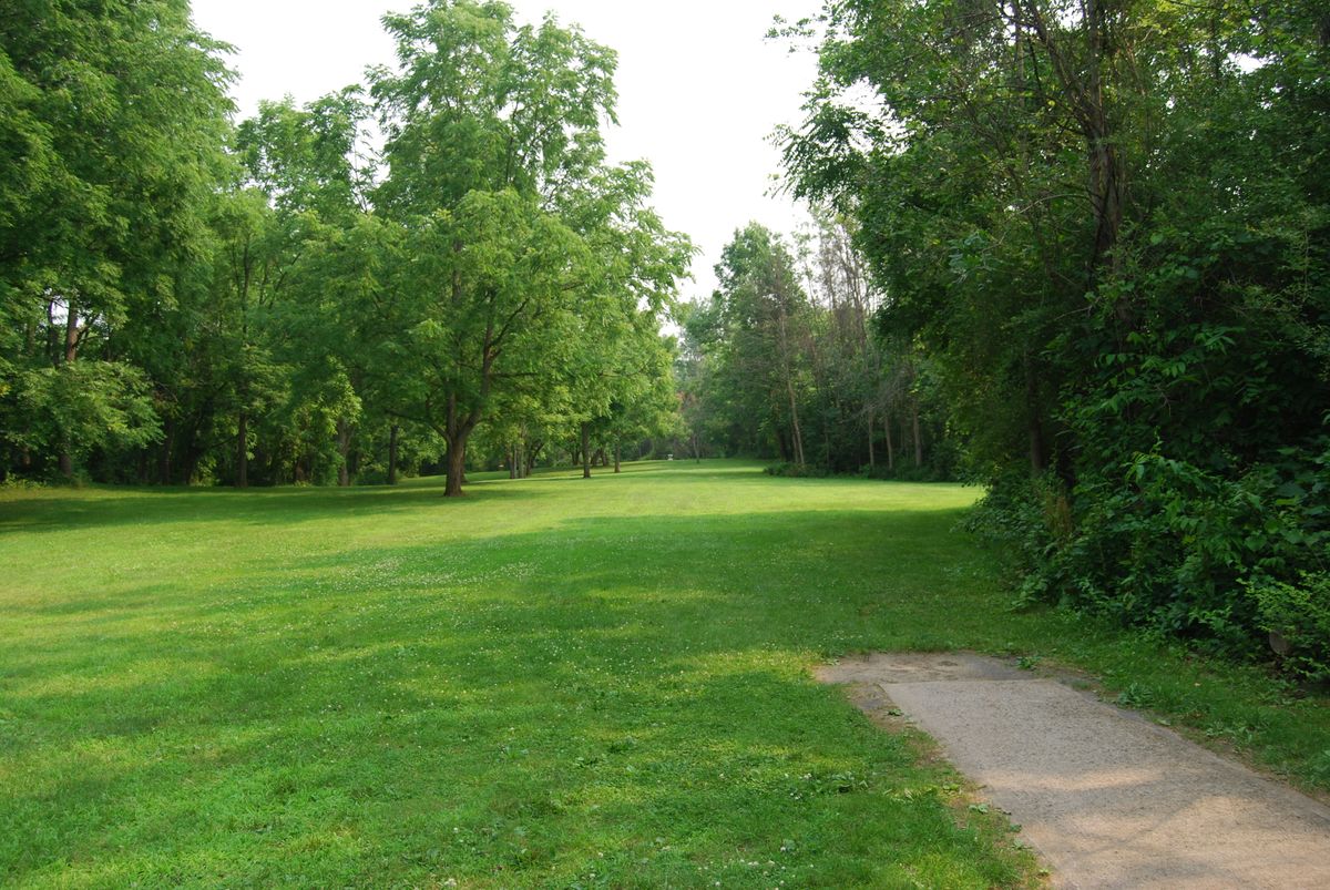 Hole 9 long tee pad position