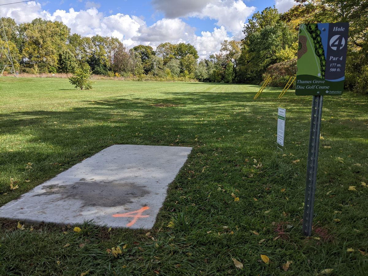 Hole 4 tee
