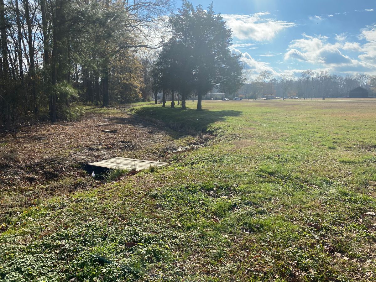Hole 5 pin