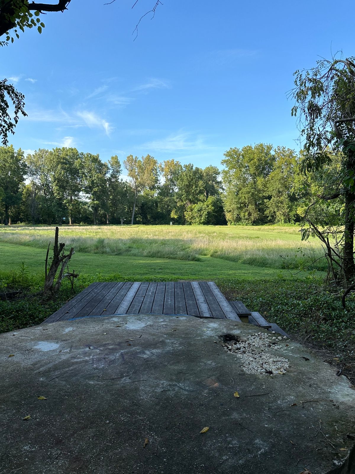 Hole 9 silo tee