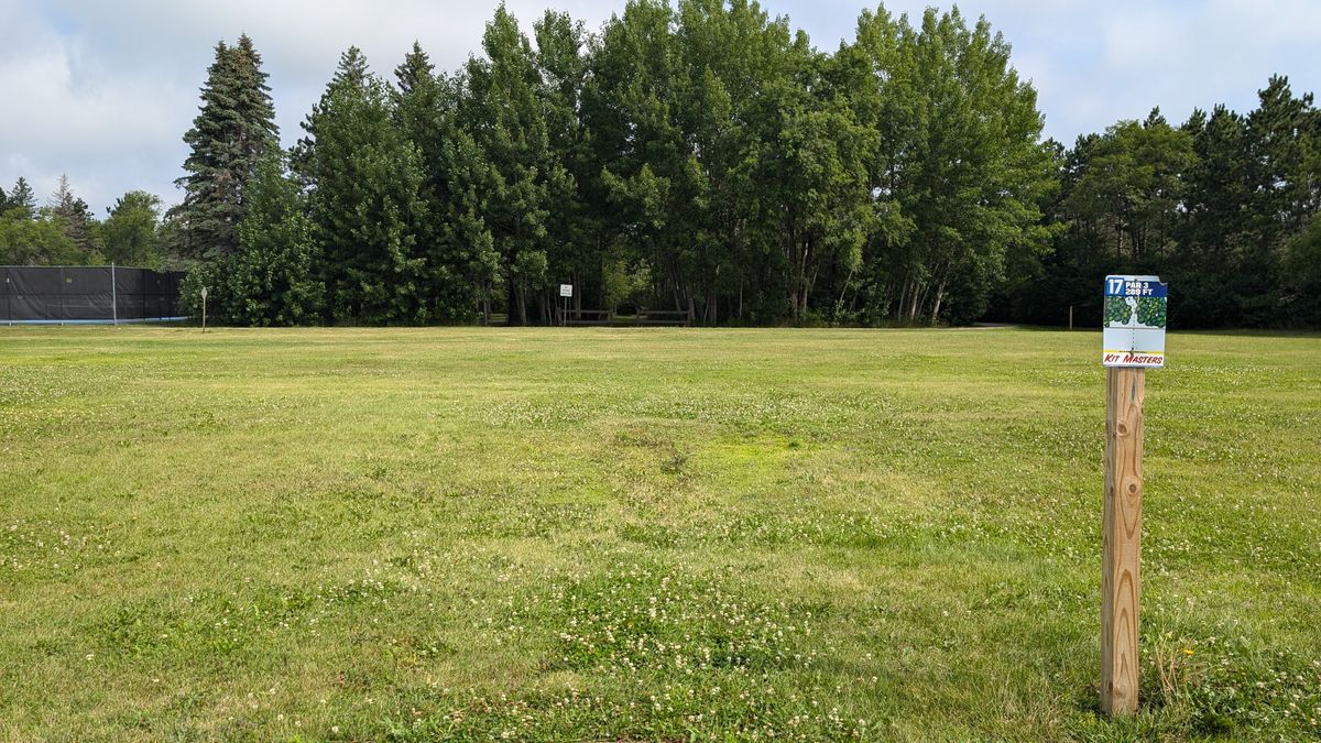Hole 17 tee to fence line