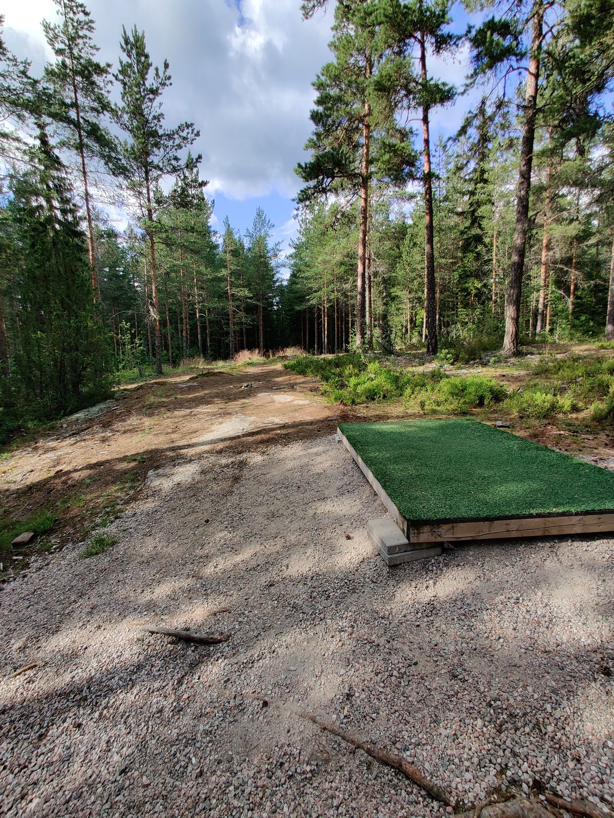 Tee 1