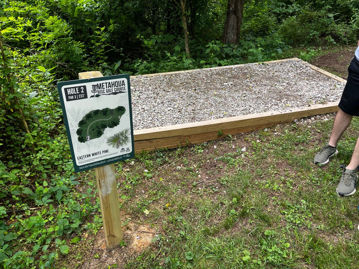 Hole 2 tee sign