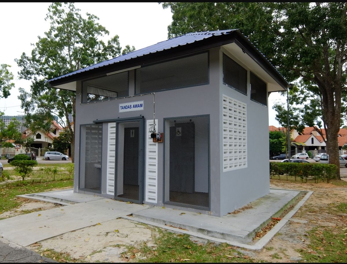 Lake of Pelangi Indah's public wash room.