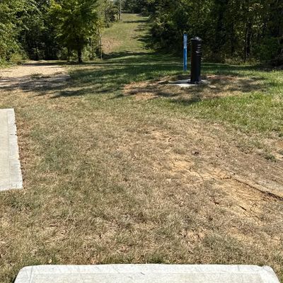 Hole 3  
No penalty for man made hazard 
Retee