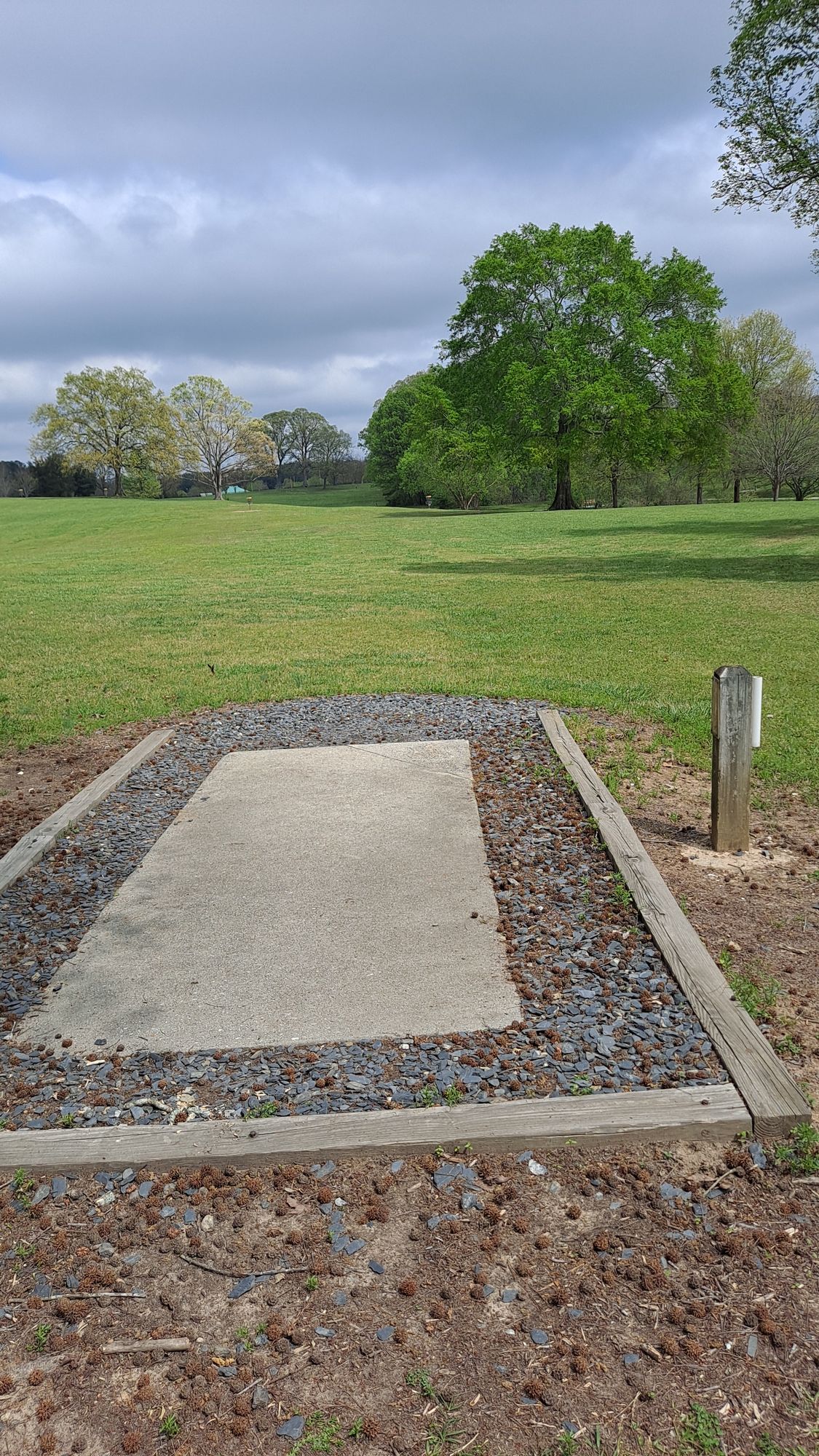 Hole 17, 371 feet long basket
