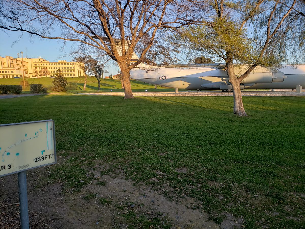 Hole 1 (233 ft)