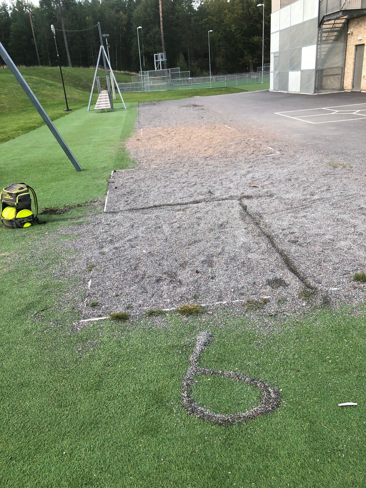 Tee 6