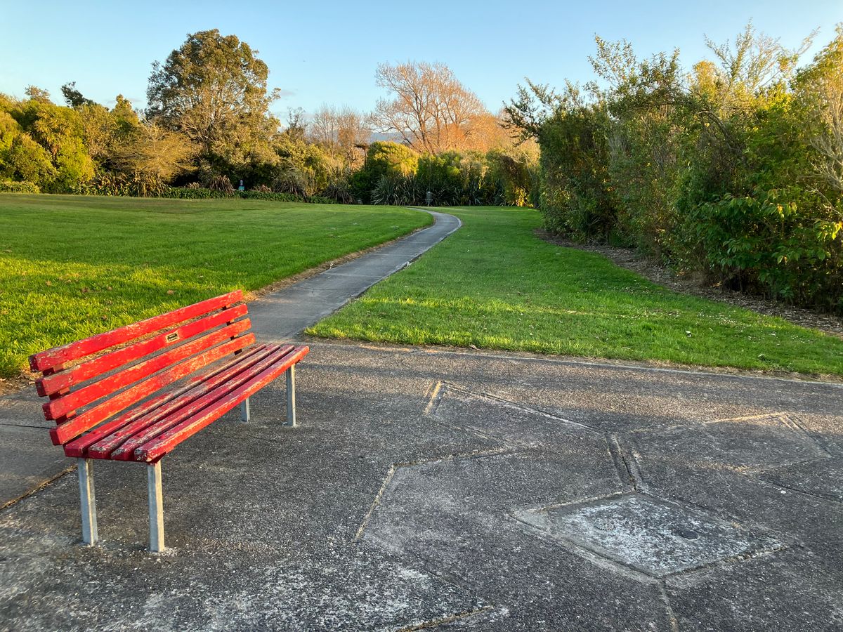 Tee 10