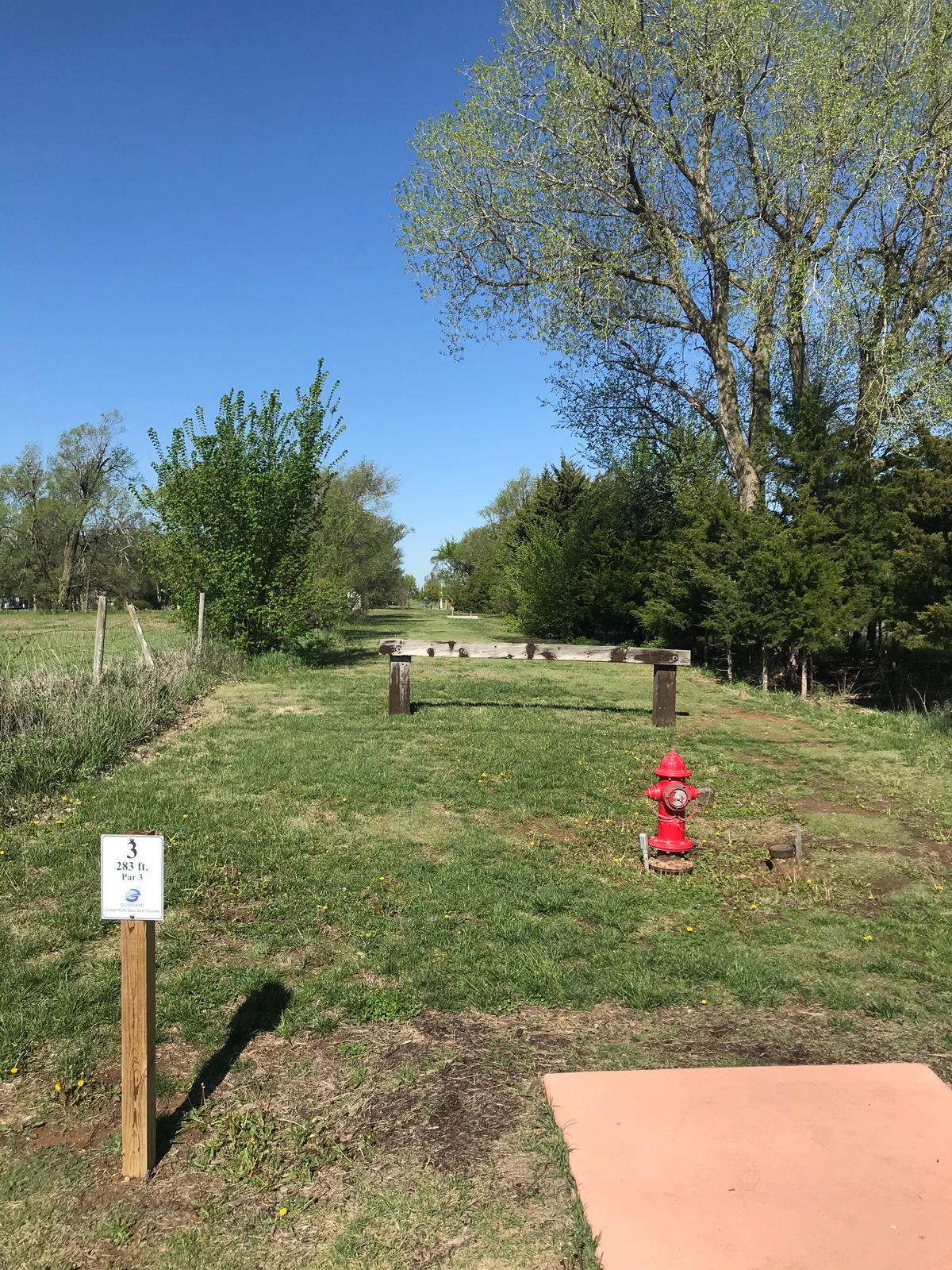Hole #3 tight gap with obstacle for the initial drive