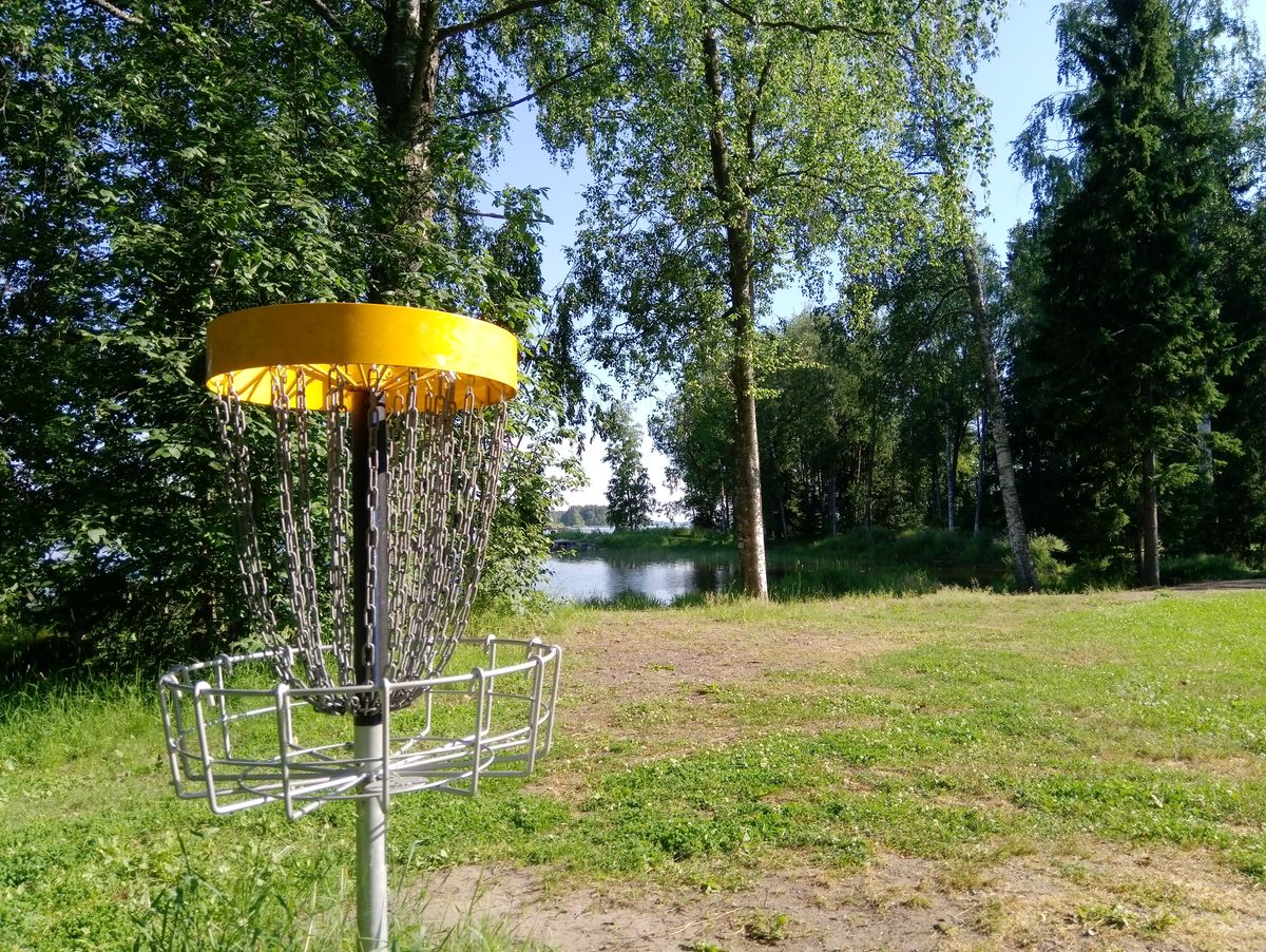 Hole #5 basket (4.7.2022).