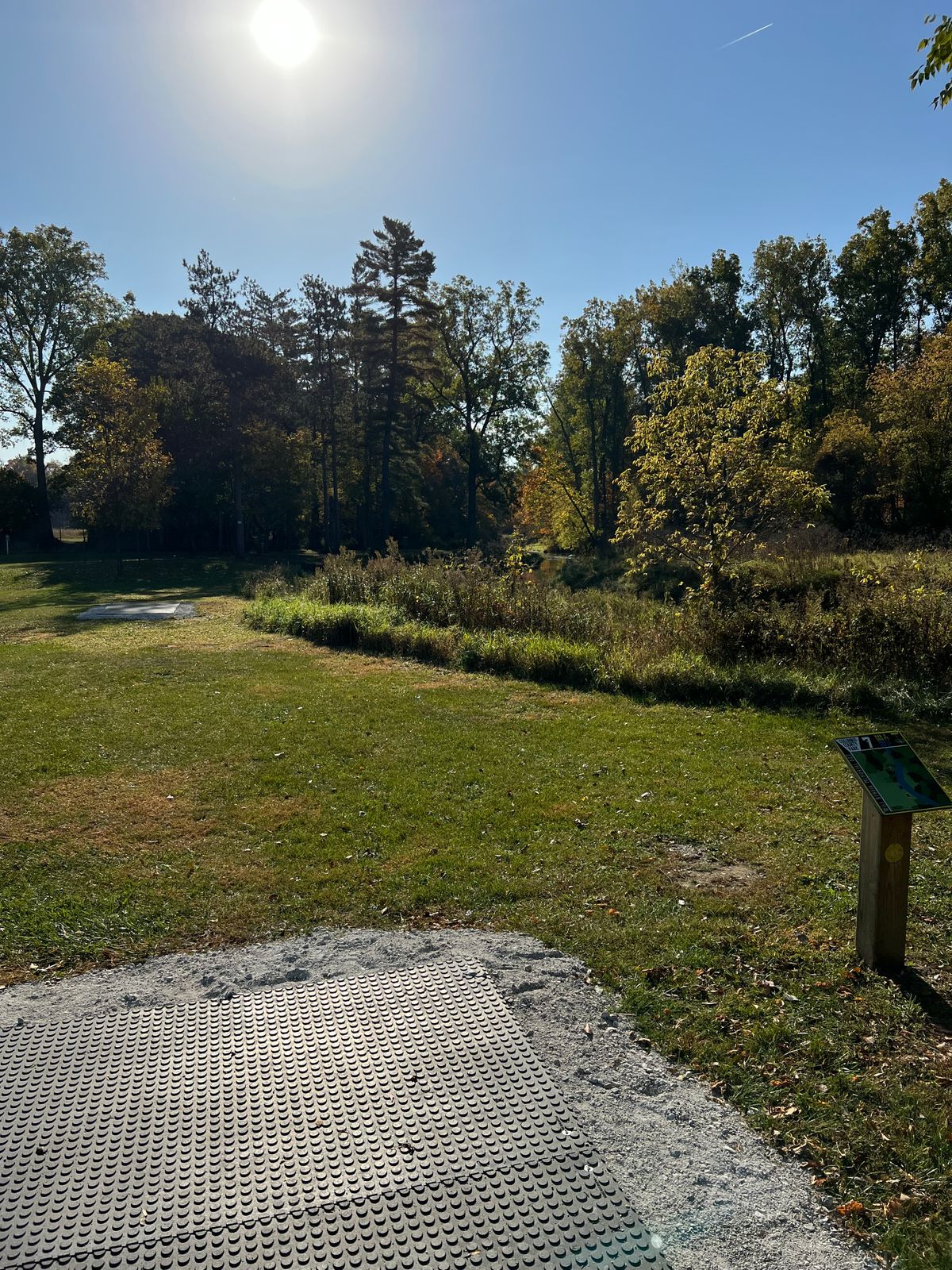 Hole 7 tee pad (long) w/river along right side