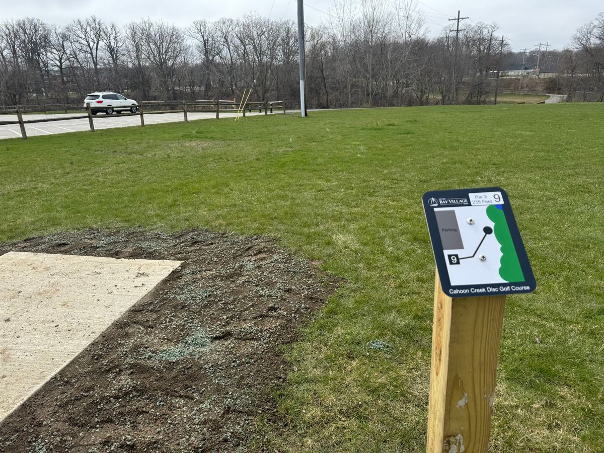 New pad for Hole 9. Mando to the right of the pole should prevent so many discs ending up in the lot