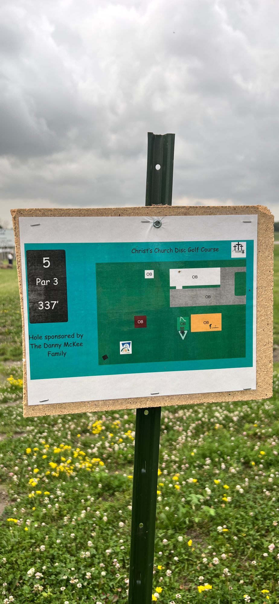 hole 5 sign/pad