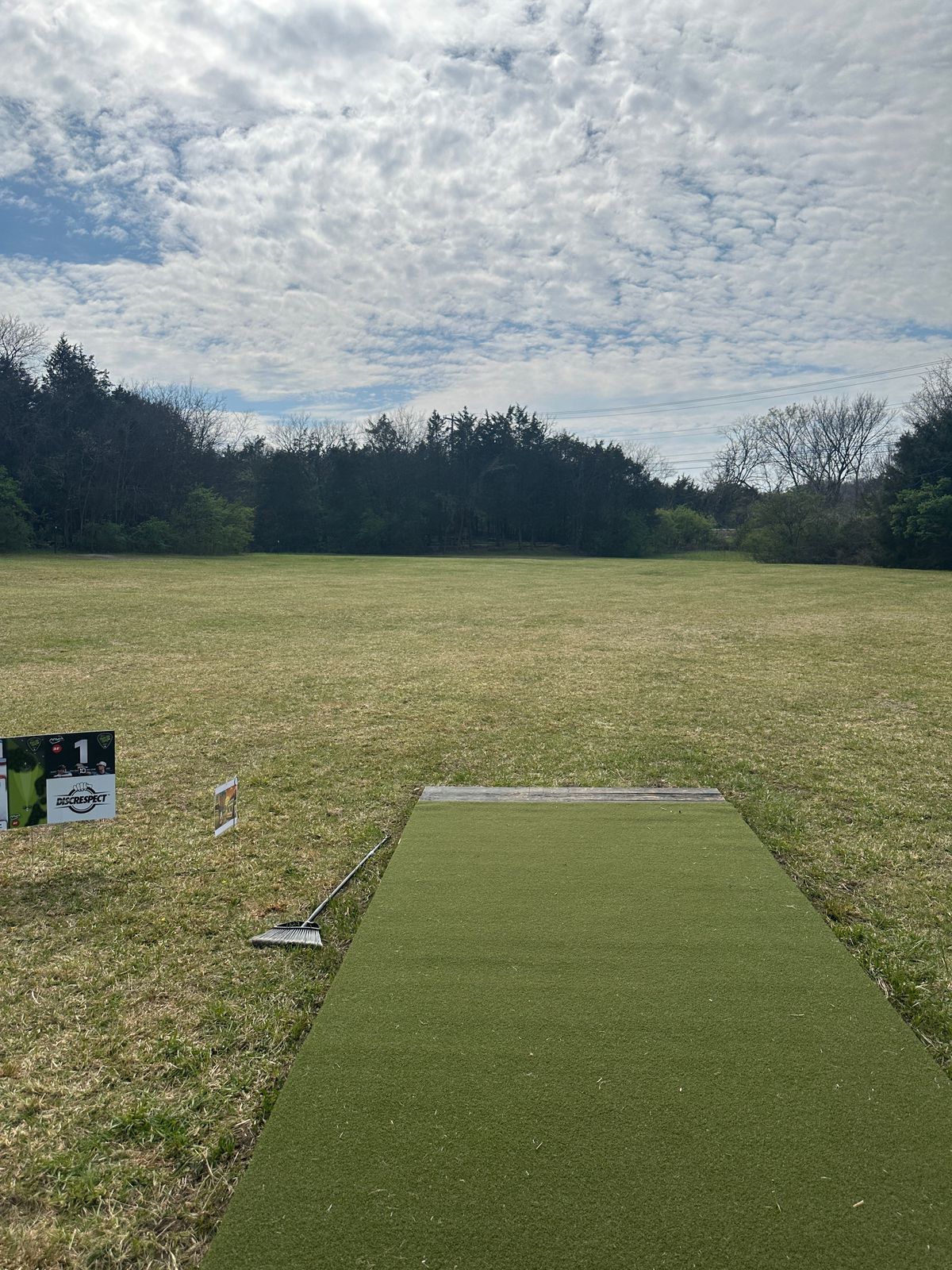Hole 1 tee