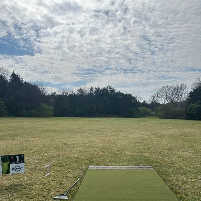 Hole 1 tee