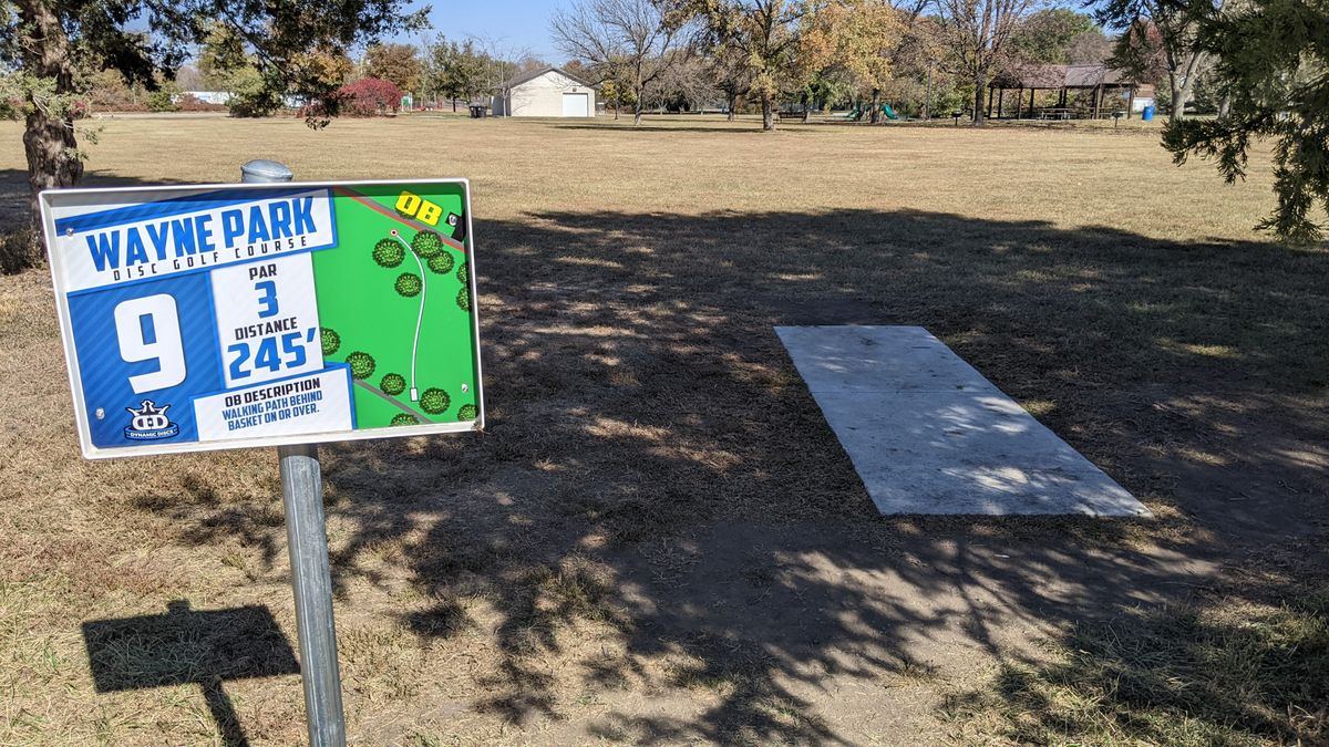Hole 9 Tee sign