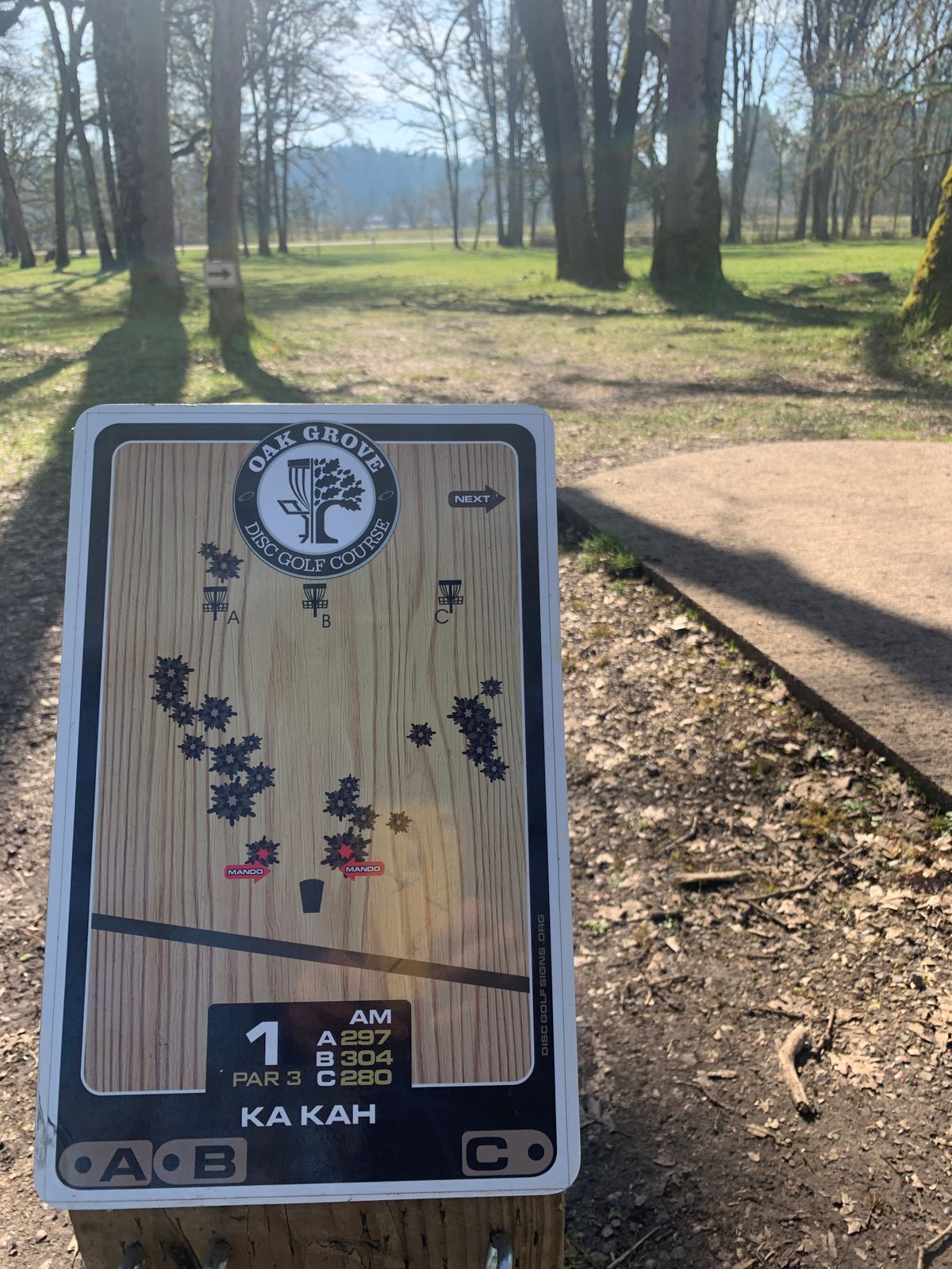 1st tee pad - sign